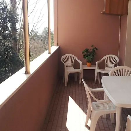 Apartment Claudia 4 *